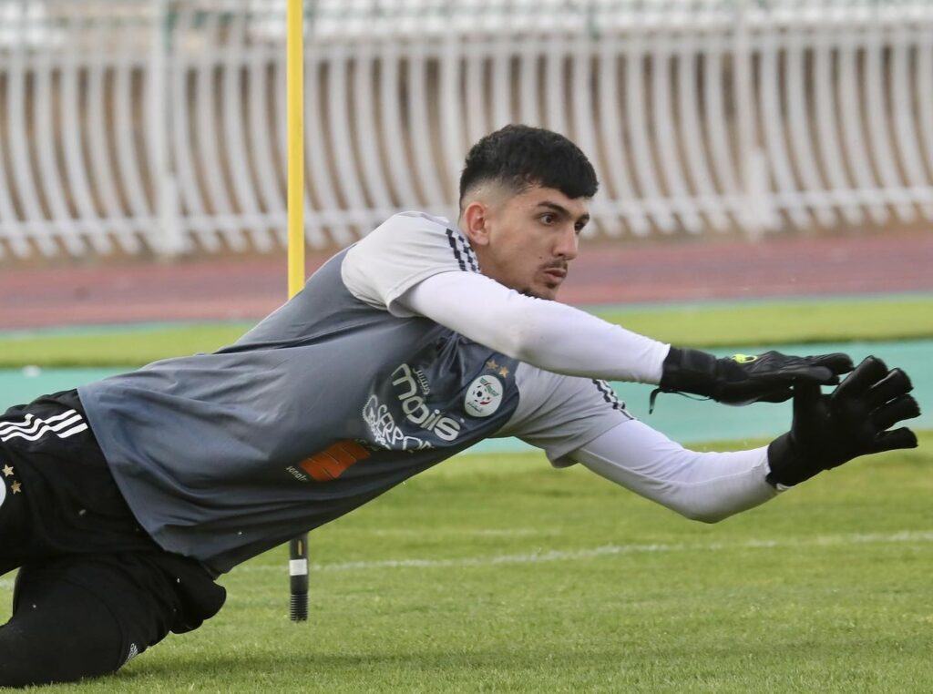 وفاق سطيف يتمسك بالحارس الدولي طارق بوسدر رغم إغراءات الميركاتو الحارس طارق بوسدر